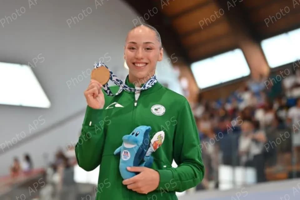 L'Algérienne Kaylia Nemour décroche une nouvelle médaille d'or aux barres asymétriques