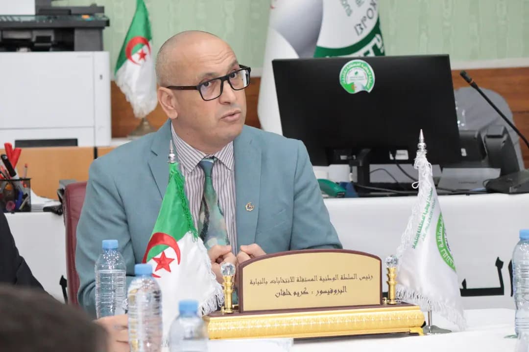 Khelfane rencontre par visioconférence les chefs de postes diplomatiques et consulaires à l'étranger
