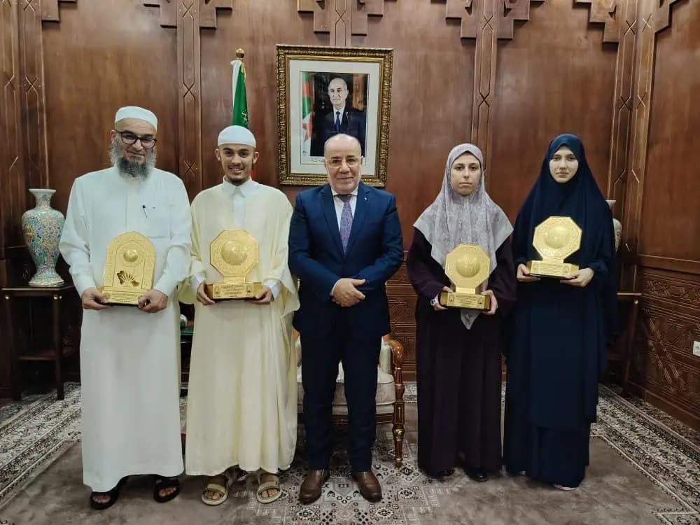 Belmehdi reçoit les lauréats du 46e Concours international du Roi Abdulaziz de récitation du Saint Coran