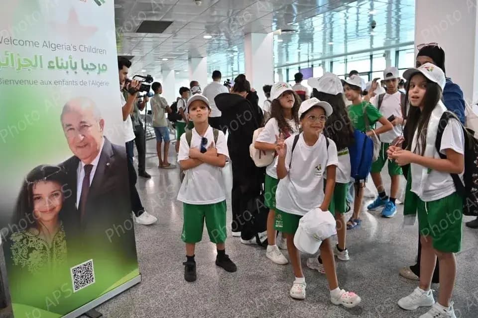 Arrivée en Algérie du troisième et dernier groupe d'enfants de la communauté nationale établie à l'étranger