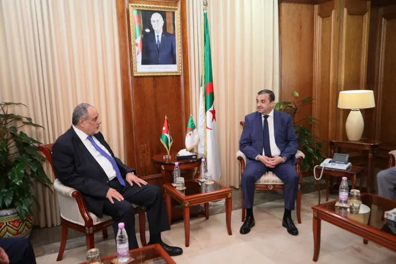 Hydrocarbures et mines : Arkab reçoit le SG de la Fédération générale des syndicats de Jordanie