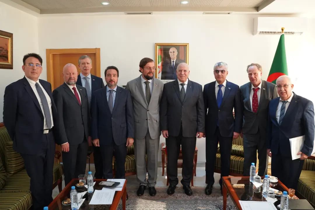 Le ministre de l'Industrie examine avec une délégation d’hommes d’affaires russes les perspectives de partenariat industriel