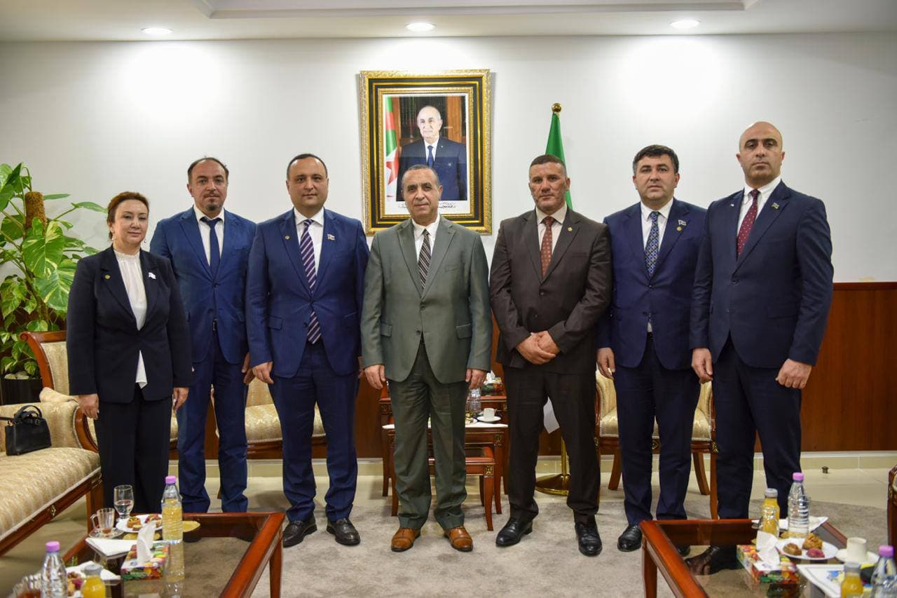 L’Algérie et l’Azerbaïdjan examinent le renforcement de leur partenariat dans le domaine de l’énergie et des énergies renouvelables