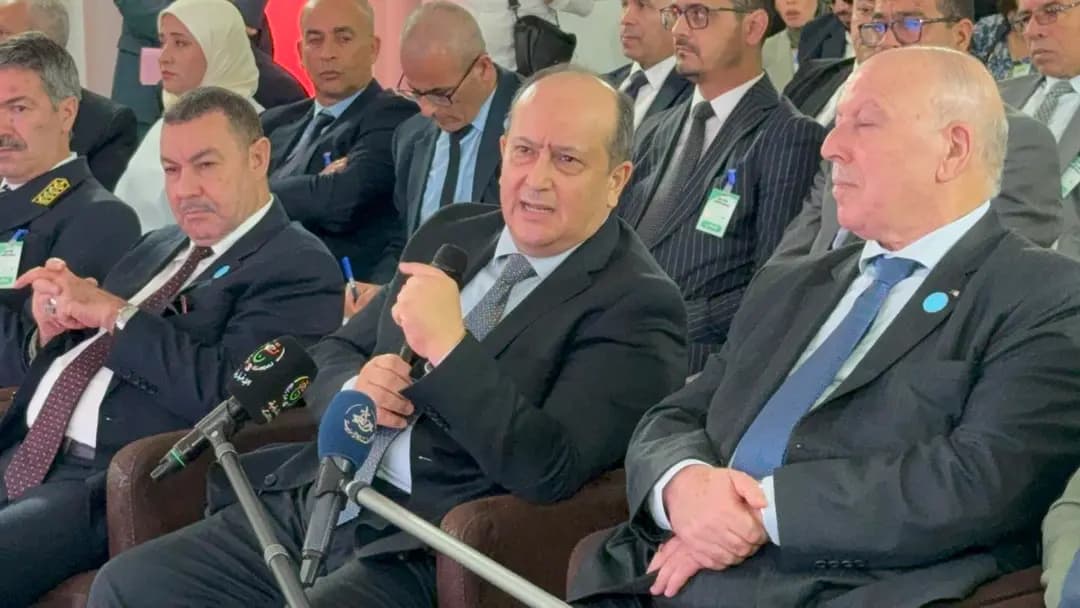Le Premier ministre, M. Sifi Ghrieb
