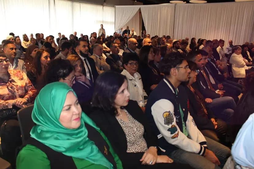 Chaib tient une rencontre avec les membres de la communauté nationale établie en Belgique