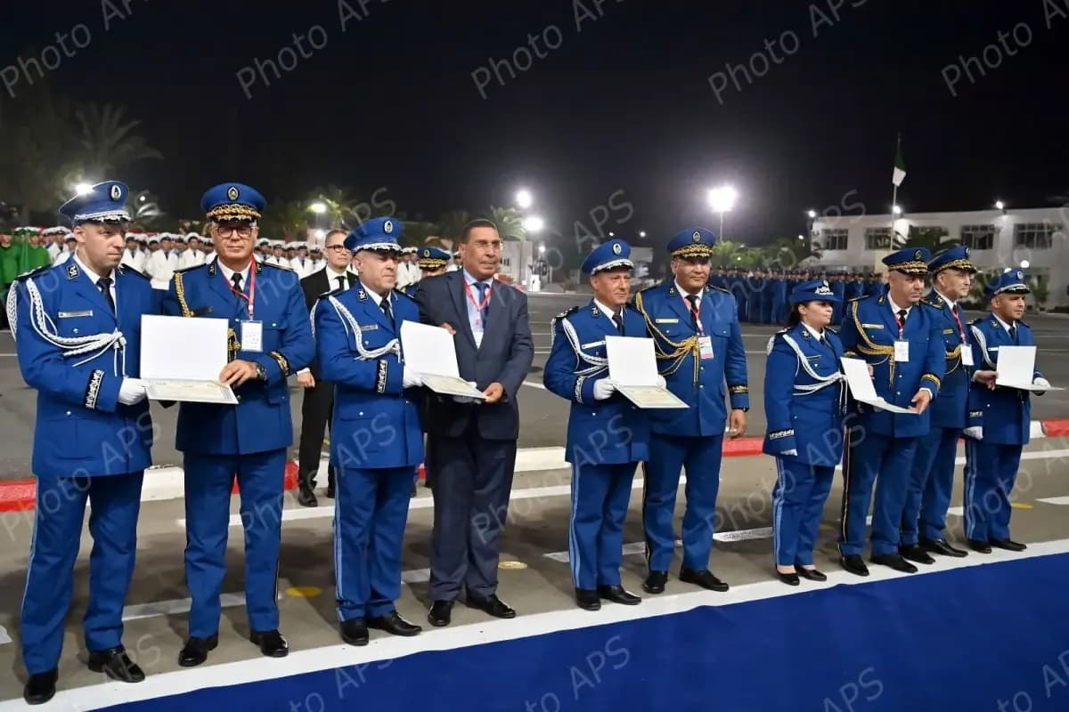 Sayoud préside la cérémonie de célébration du 64e anniversaire de la création de la Police algérienne
