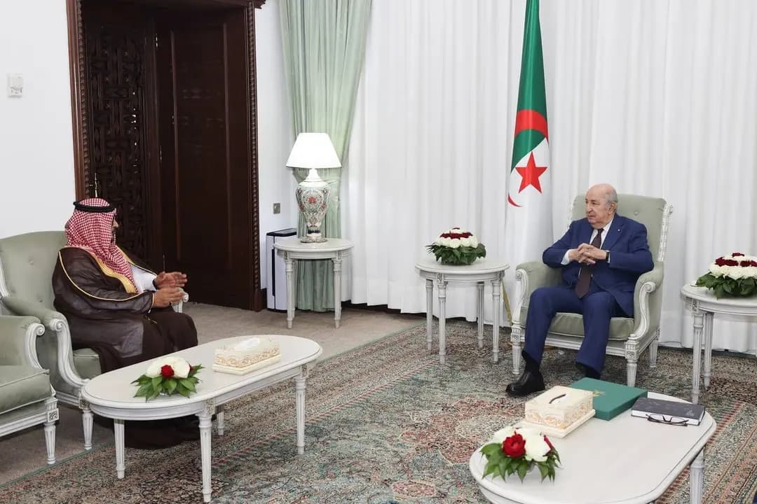 Le président de la République reçoit l'ambassadeur du Royaume d'Arabie saoudite