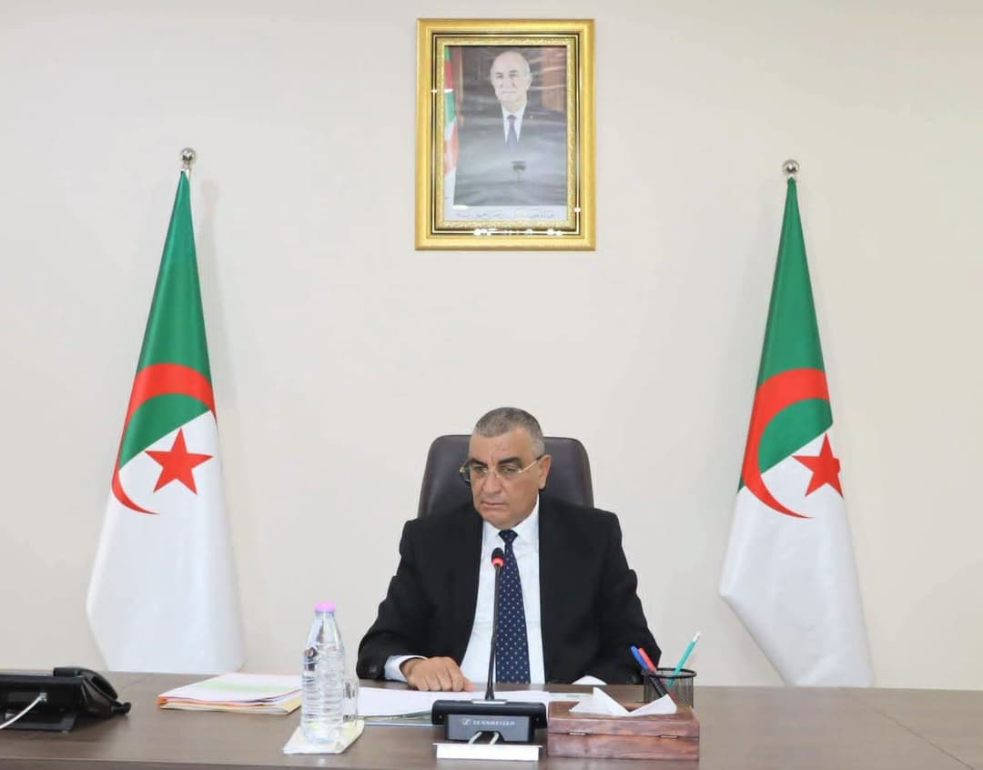 Djellaoui préside une réunion de coordination sur la maintenance du réseau routier et autoroutier