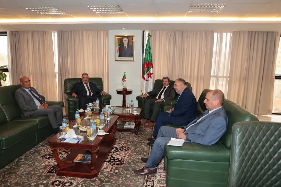 Le ministre de la Communication reçoit une délégation du groupe parlementaire des Indépendants au Conseil de la nation