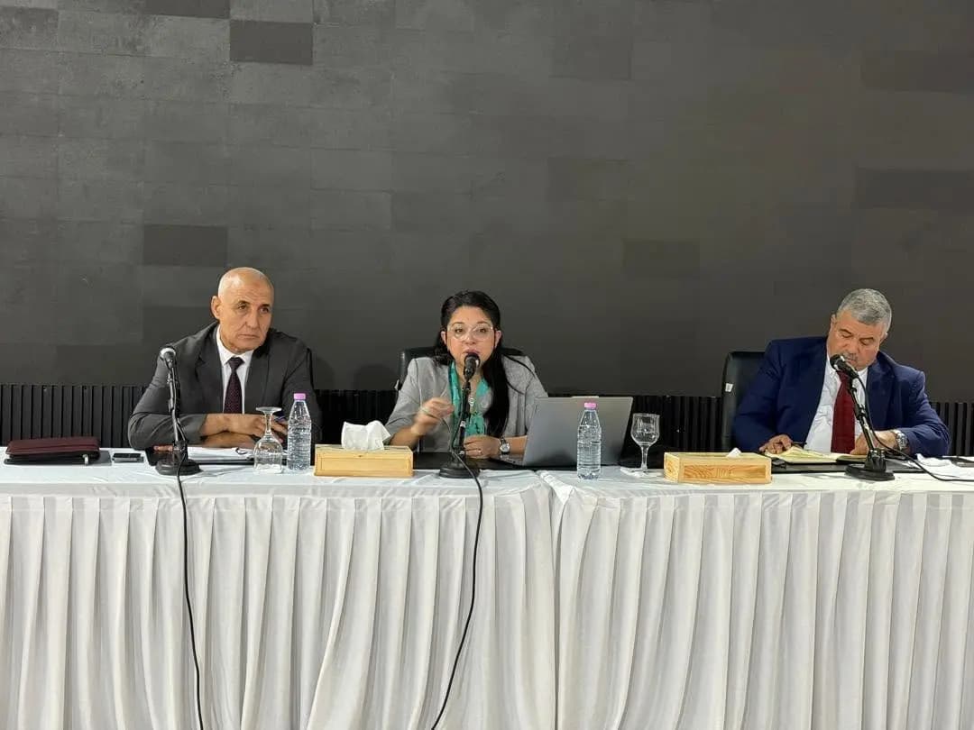 Abdellatif tient une réunion de coordination avec des opérateurs activant dans la production de produits alimentaires