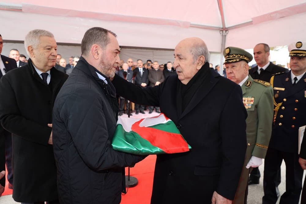 La dépouille de l’ancien président de la République, le moudjahid Liamine Zeroual, inhumée au cimetière de Bouzourane à Batna