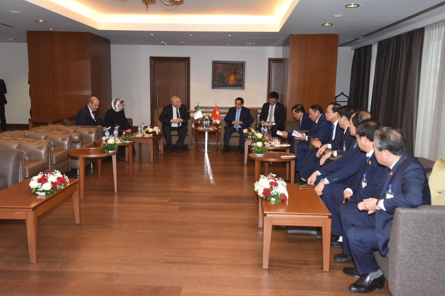 Le ministre des Moudjahidine reçu par le Premier ministre vietnamien