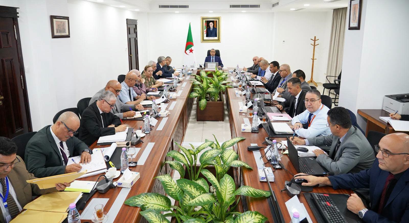 Adjal préside une réunion de la commission de coordination sectorielle