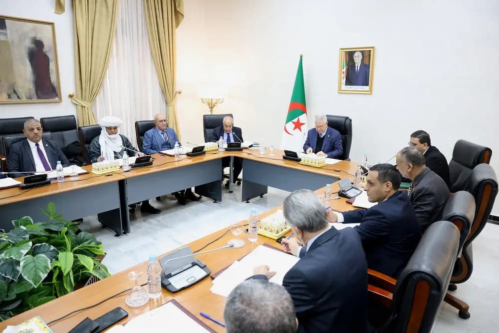 Nasri préside une réunion du Bureau élargi