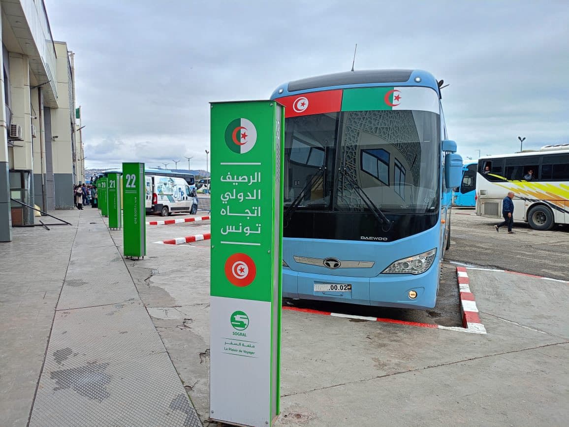 Ouverture d'une ligne de transport de voyageurs par bus entre l'Algérie et la Tunisie