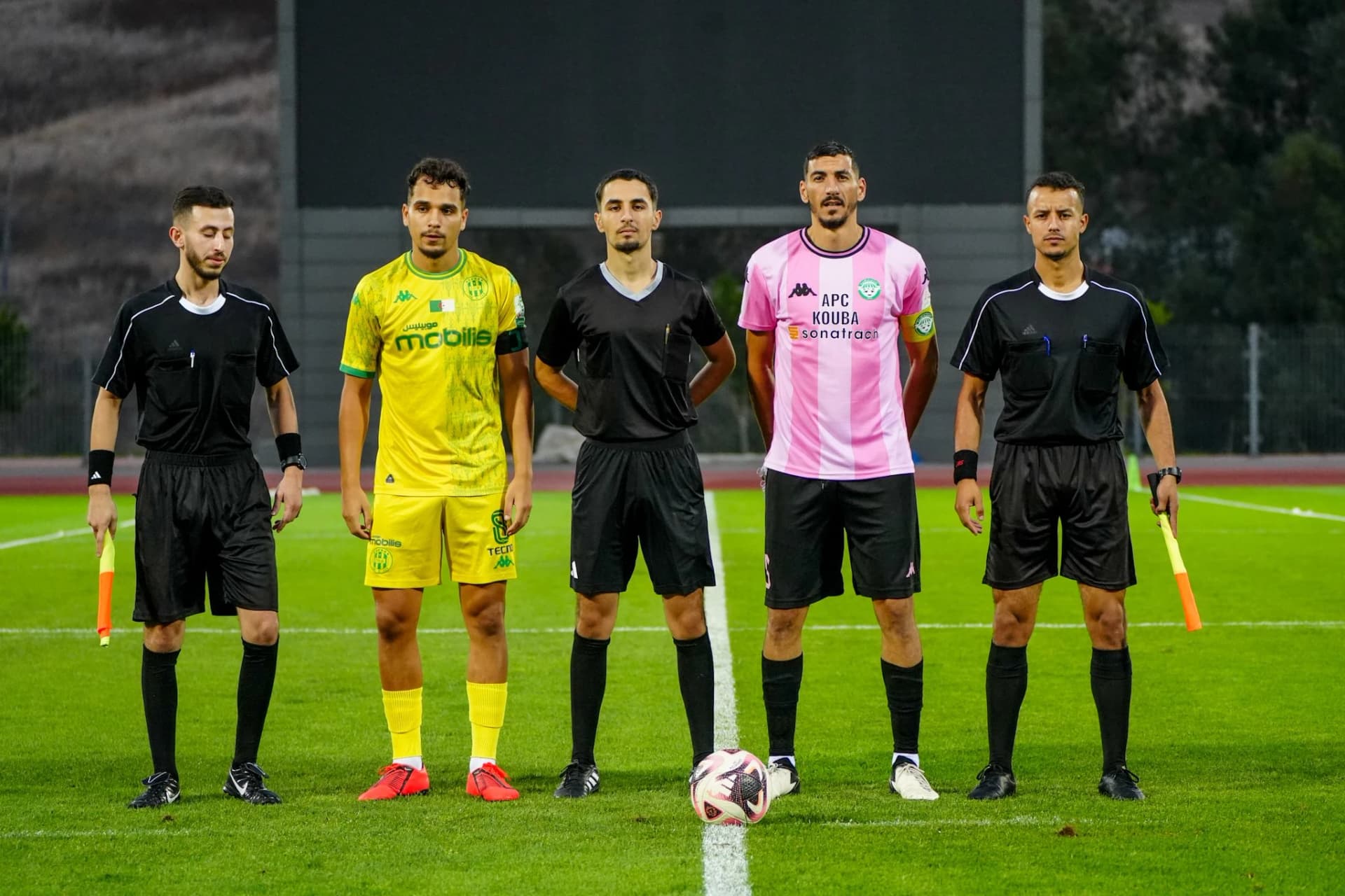 la JS Kabylie s'impose face au RC Kouba (2-1)