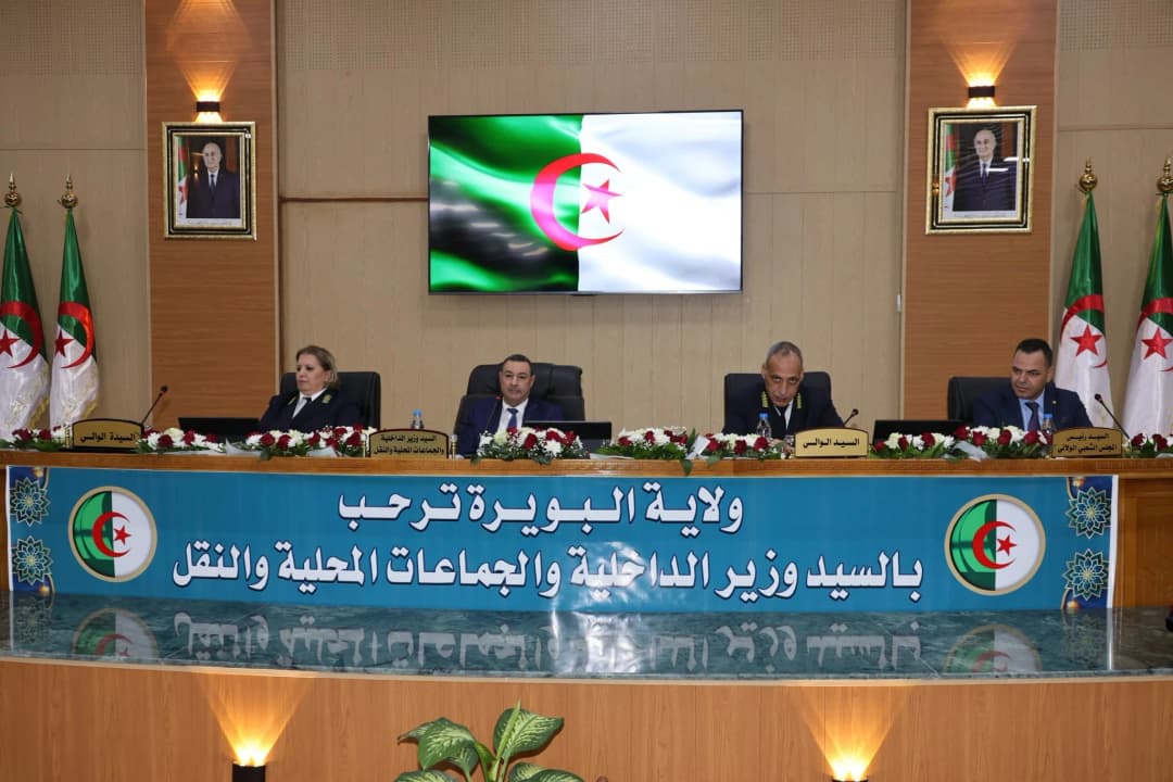 Sayoud installe le nouveau wali de Bouira