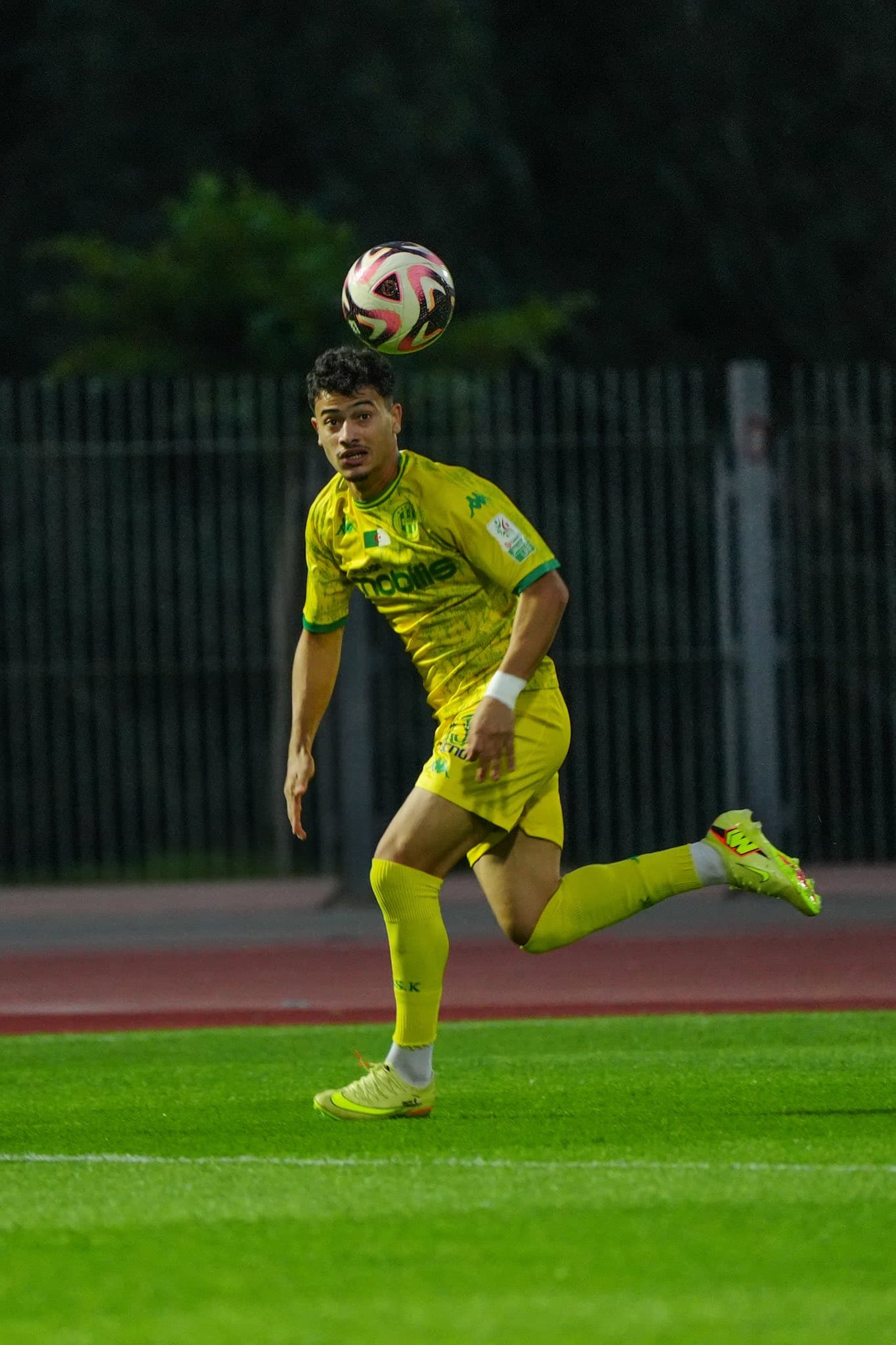 la JS Kabylie s'impose face au RC Kouba (2-1)