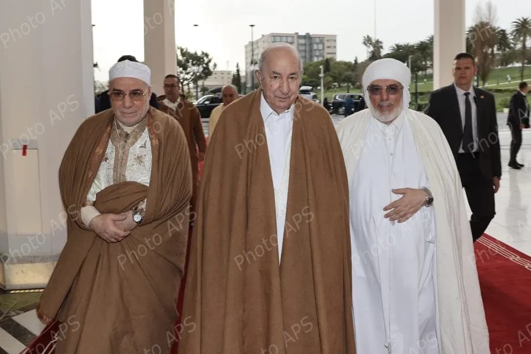 Arrivée du président de la République à Djamaâ El Djazaïr pour accomplir la prière de l'Aïd El Fitr