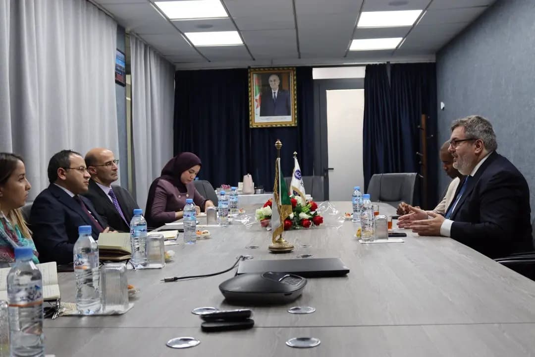 La COSOB et la Fondation IFRS examinent à Alger les moyens de renforcer la coopération