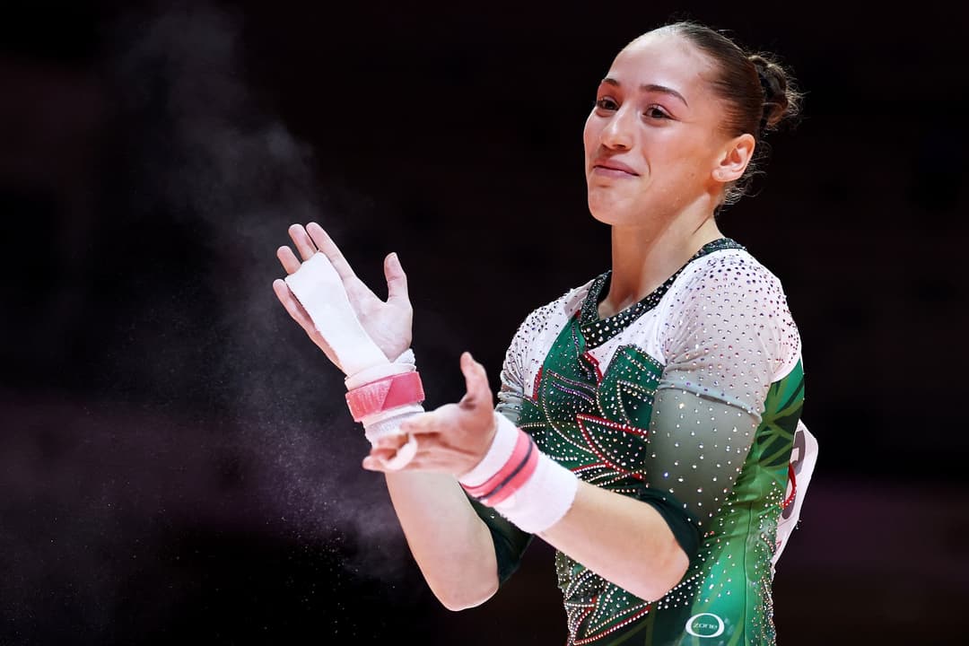 Kaylia Nemour en finale des barres asymétriques à Cottbus avec un nouvel élément