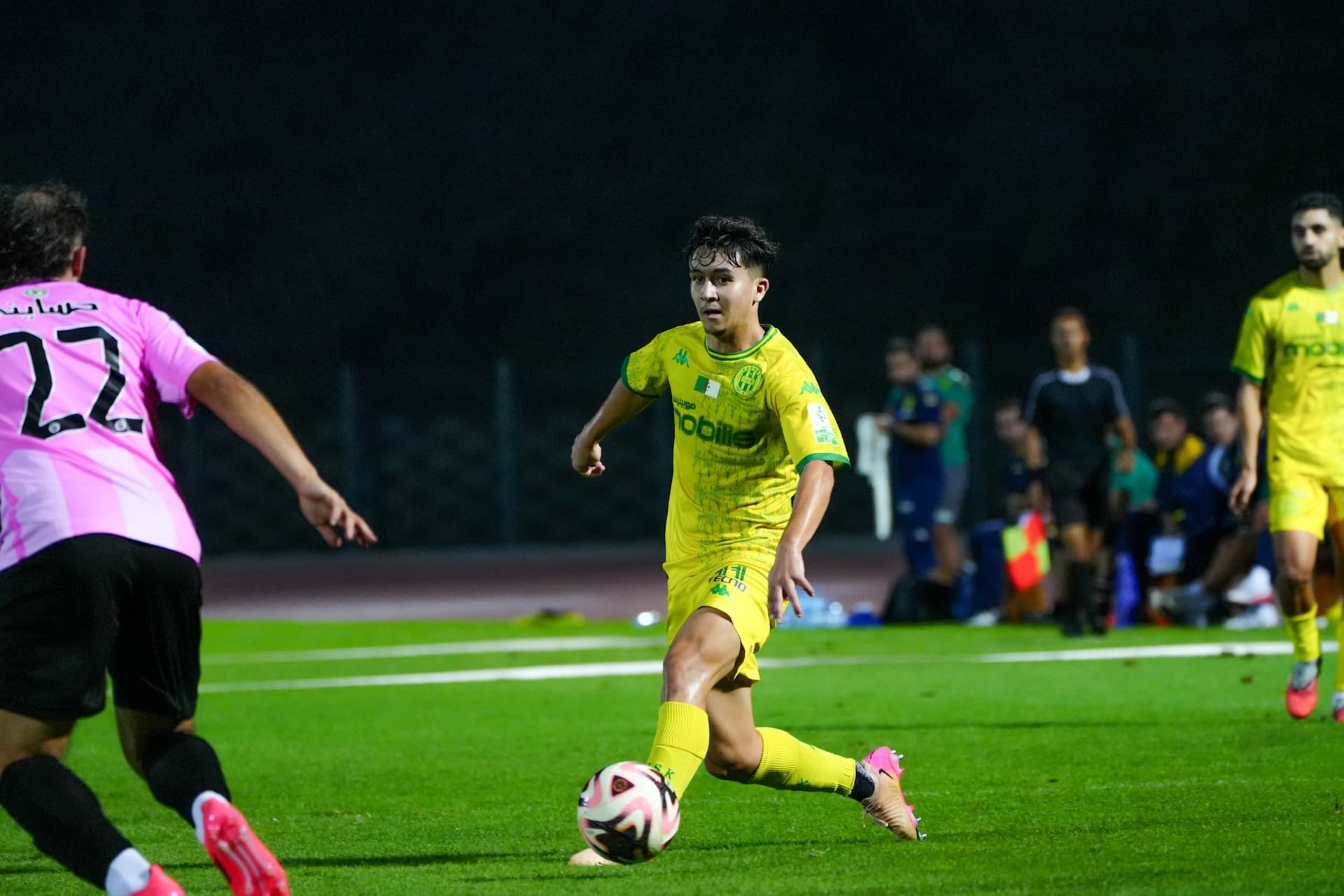 la JS Kabylie s'impose face au RC Kouba (2-1)