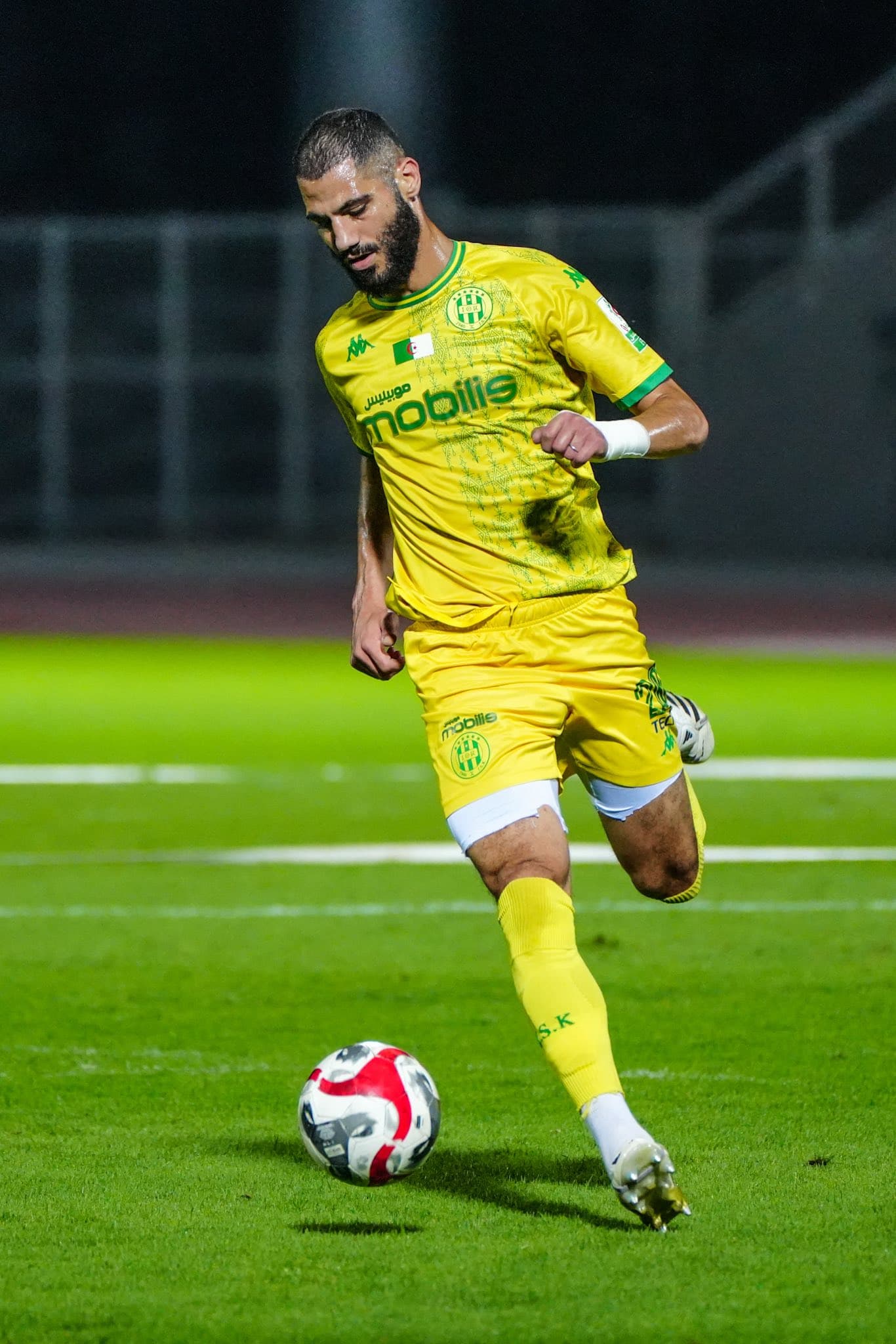 la JS Kabylie s'impose face au RC Kouba (2-1)