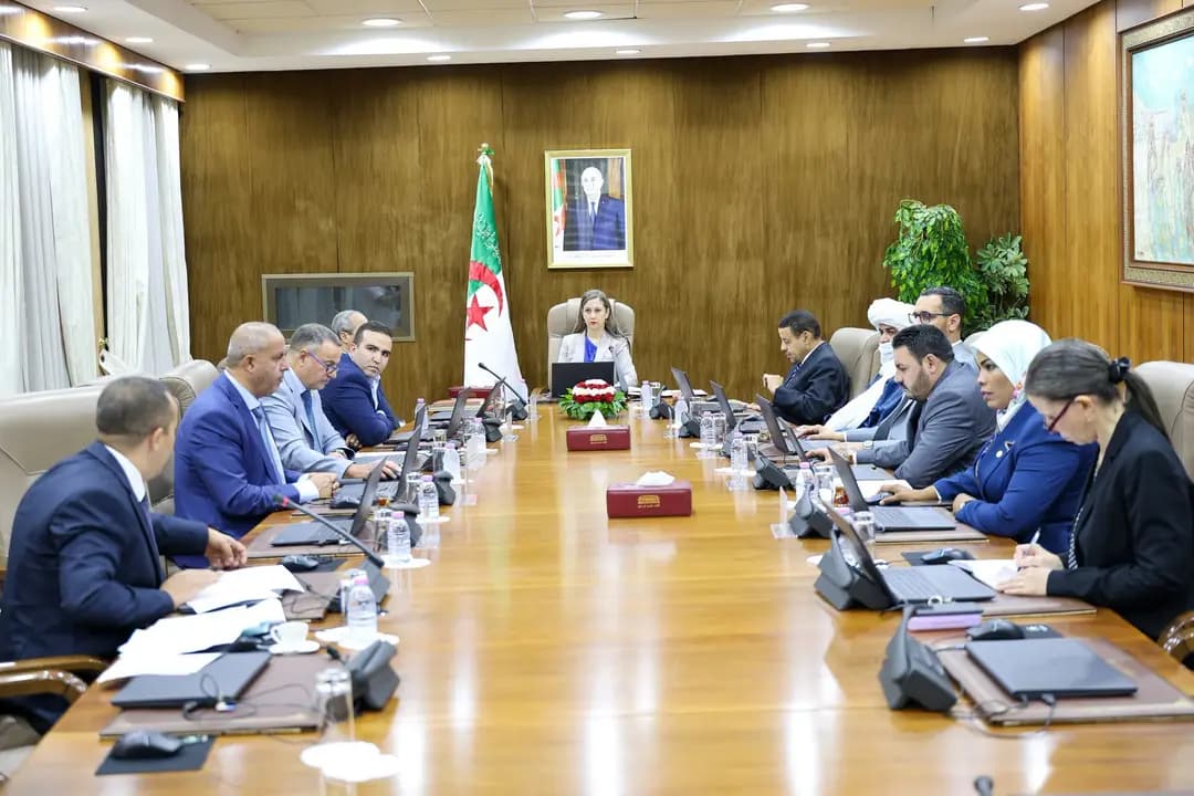 Boufedeche préside une réunion du Bureau de l'APN