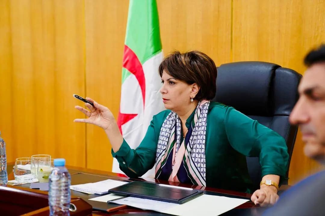 Bendouda insiste sur le respect des délais de remise de la Carte d’artiste