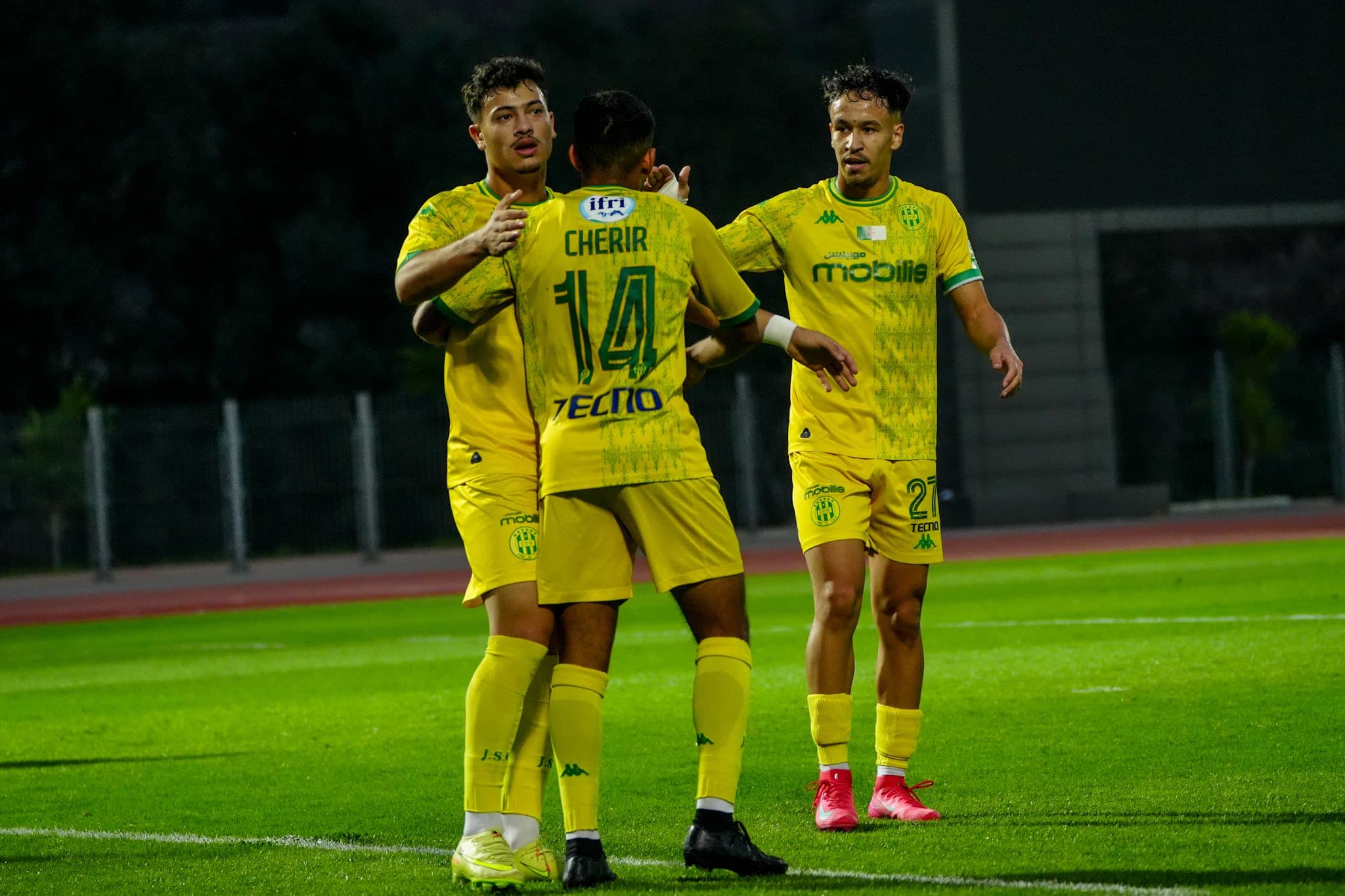 la JS Kabylie s'impose face au RC Kouba (2-1)