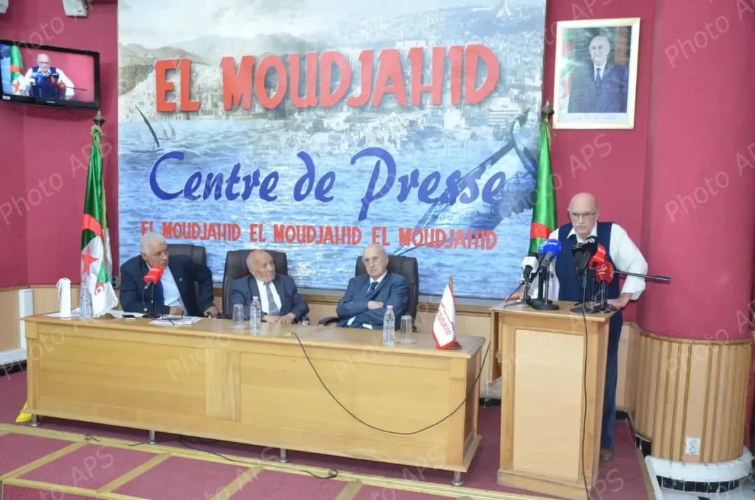 La participation des lycéens à la grève du 19 mai 1956 au centre d'une conférence à Alger