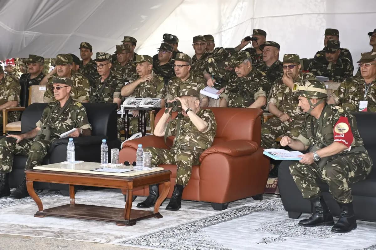 Le Général d'Armée Chanegriha supervise en 3e Région militaire un exercice tactique avec munitions réelles