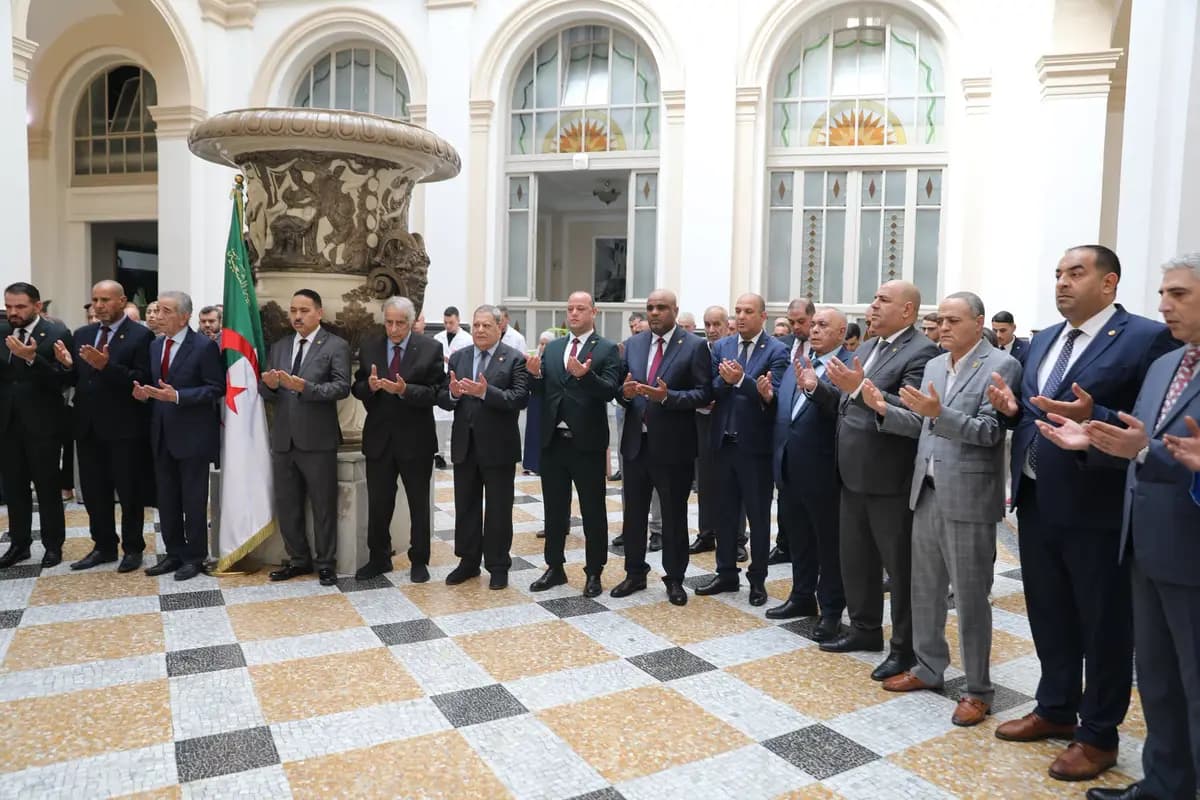 Minute de silence à la mémoire des martyrs des massacres du 17 octobre 1961 à travers le territoire national et les représentations diplomatiques à l'étranger