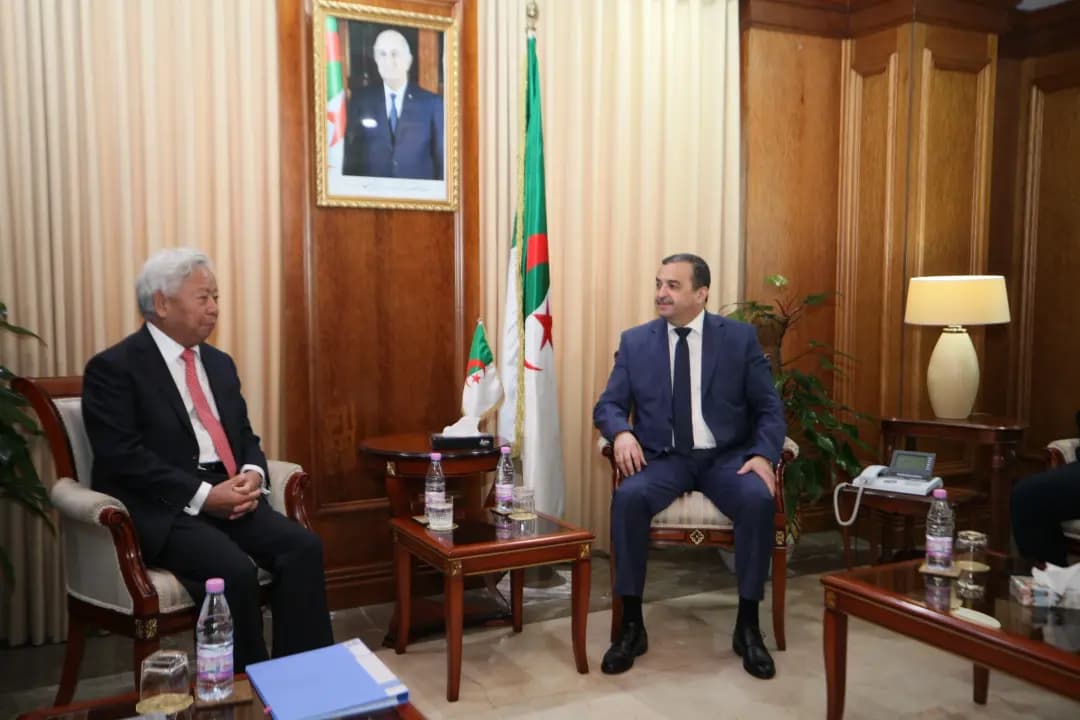 Arkab évoque les perspectives de coopération avec une délégation de l'AIIB