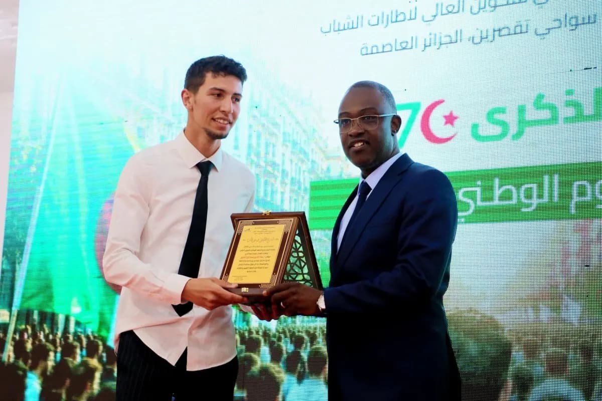 Hidaoui préside à Alger une cérémonie à l'occasion de la Journée nationale de l'étudiant