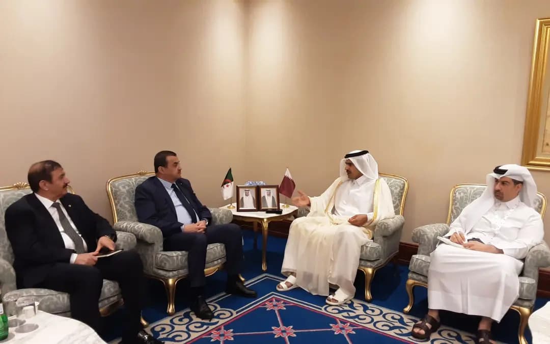 Arkab examine avec le ministre d'Etat qatari aux Affaires énergétiques le développement des projets communs dans l'industrie pétrolière et gazière