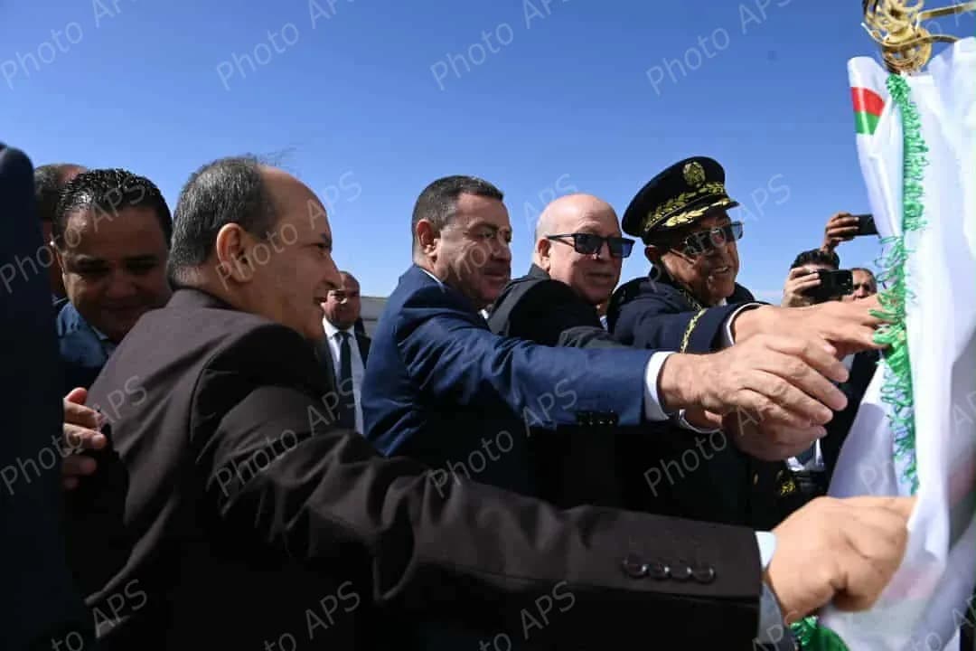 Le Premier ministre inaugure à M'sila une usine de rond à béton relevant de FONDAL