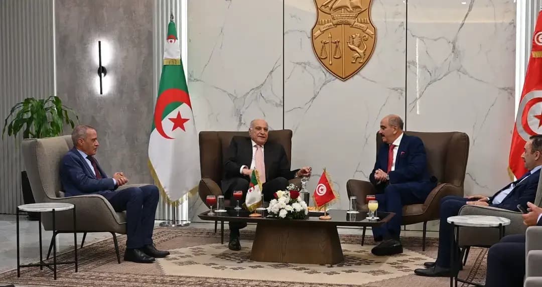 Аттаф прибыл в Тунис для сопредседательства с туннисским коллегой на заседании Алжиро-туннисского комитета по мониторингу