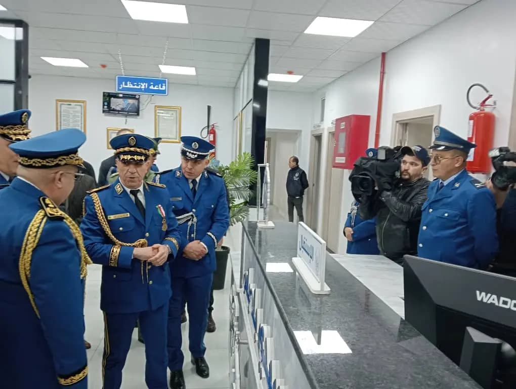 Глава Национальной полиции открывает три новых полицейских участка в провинции Сиди-Бель-Аббес