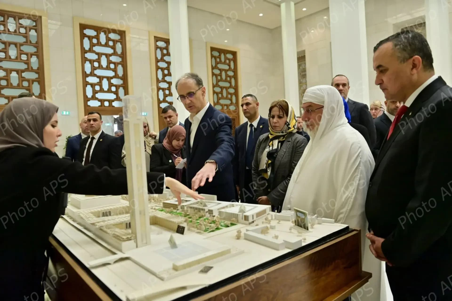 Премьер-министр Республики Сербия посетил Джамаа Эль-Джазаир