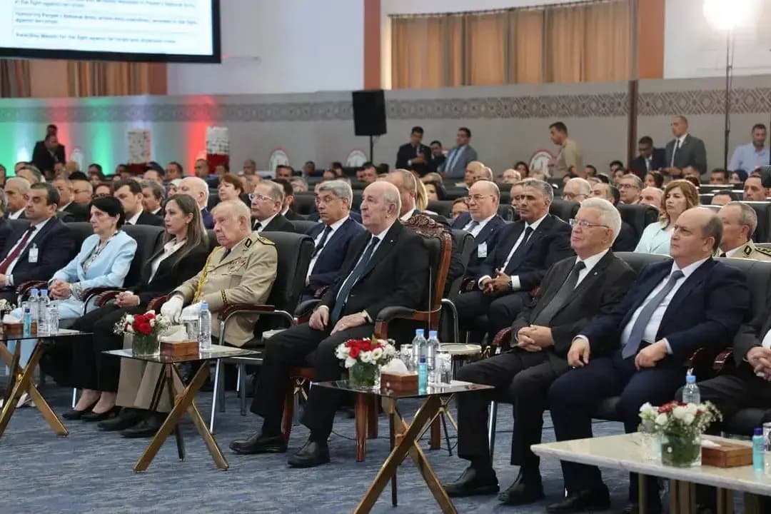 Президент Республики возглавляет церемонию чествования военных пенсионеров, семей павших, инвалидов и тяжелораненых