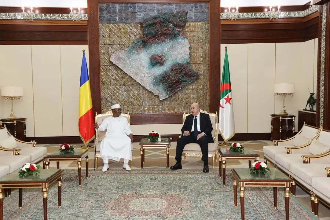 اسلواي ن ثڨذوذا يمديوني وذم غر وذم تڨارا ن توثا-نس اتشادي