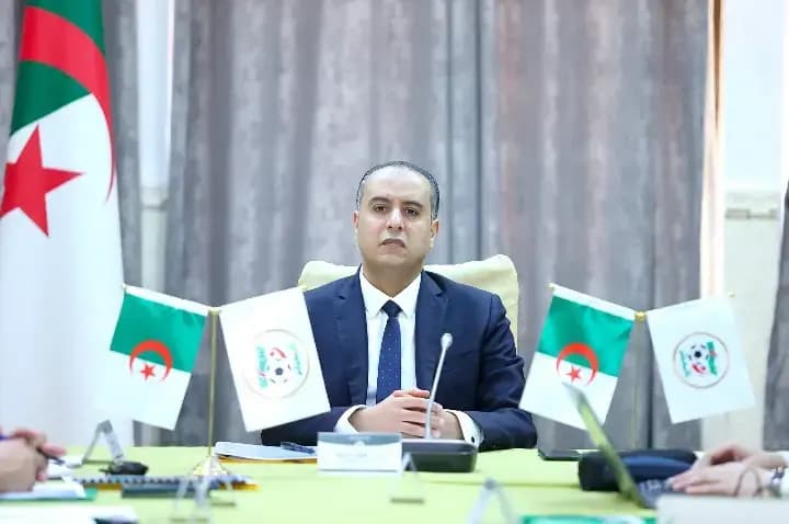 اسميرو ن يون ن وسوينڨم استراتيجان إي وسلهو ن وناڨراو ن تمزيزلت