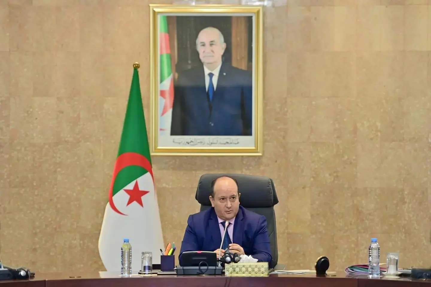 امسثن سڨ ثيفاتالين ذ وسضرو ن تكرضا ثينمتيث ن لزاير ذڨ واهيل ن لقذيشاث