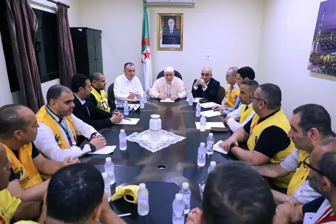 اسبڨس وميد ن توغداضت تادزايريت إي تالالت ن يمحوجن اكن اد د-حيجن ذڨ تڨناثين تيمويافين