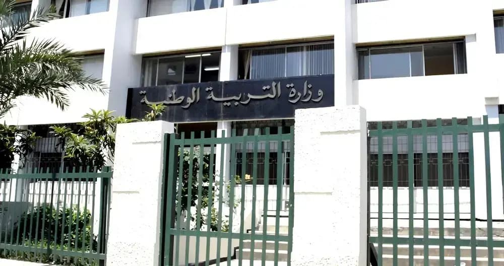 اغليف ن وسڨمي يسنكر قلي ن ييسنوڨلان يموڨن س ييسم نس ذڨ ييسملن ن تغوالت ثينمتيث