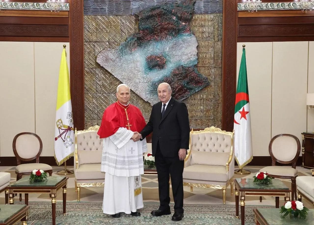 Tirzi tamezruyant n Ubaba Leon XIV ɣef Dzayer: tisguriwin tigraɣlanin tigejdanin ɣef tedyant-a