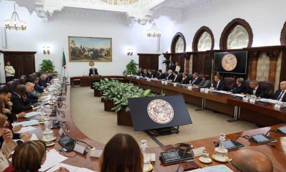 Aḍris ummid n ulɣu n timlilit n Useqqamu n Yineɣlafen