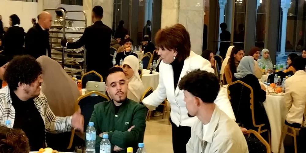 Tettekka Bendouda deg yiwen n « yimensi ameqqran » akked yinelmaden n semmus n yiɣsuren idelsanen akked usileɣ unnig