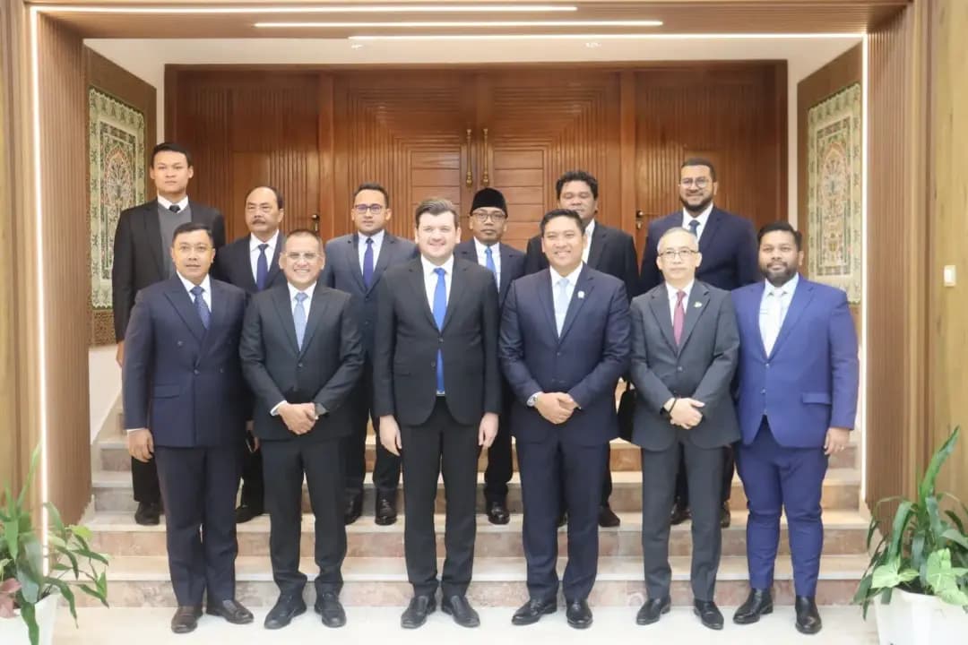 Takerrazt d usulem: Asekyed n wammaken n usdusu n unmireg gar Dzayer d Indunisya